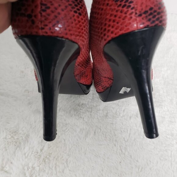 Tahari Laura Pumps Stiletto Red Snakeskin Black Patent Leather Pinup Vamp 7 - Picture 7 of 15